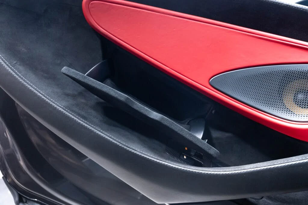 2019 McLaren 570S - Image 8 of 31