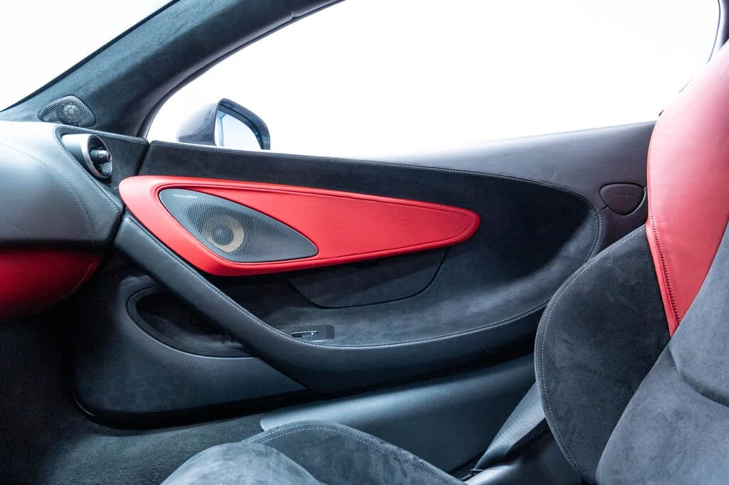 2019 McLaren 570S - Image 17 of 31
