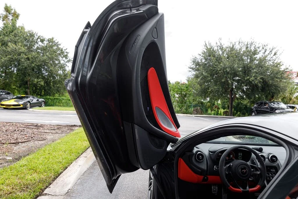 2019 McLaren 570S - Image 29 of 31