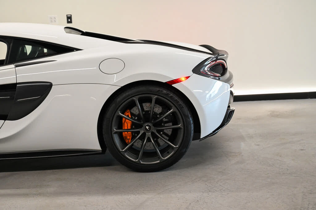 2019 McLaren 570S - Image 8 of 20