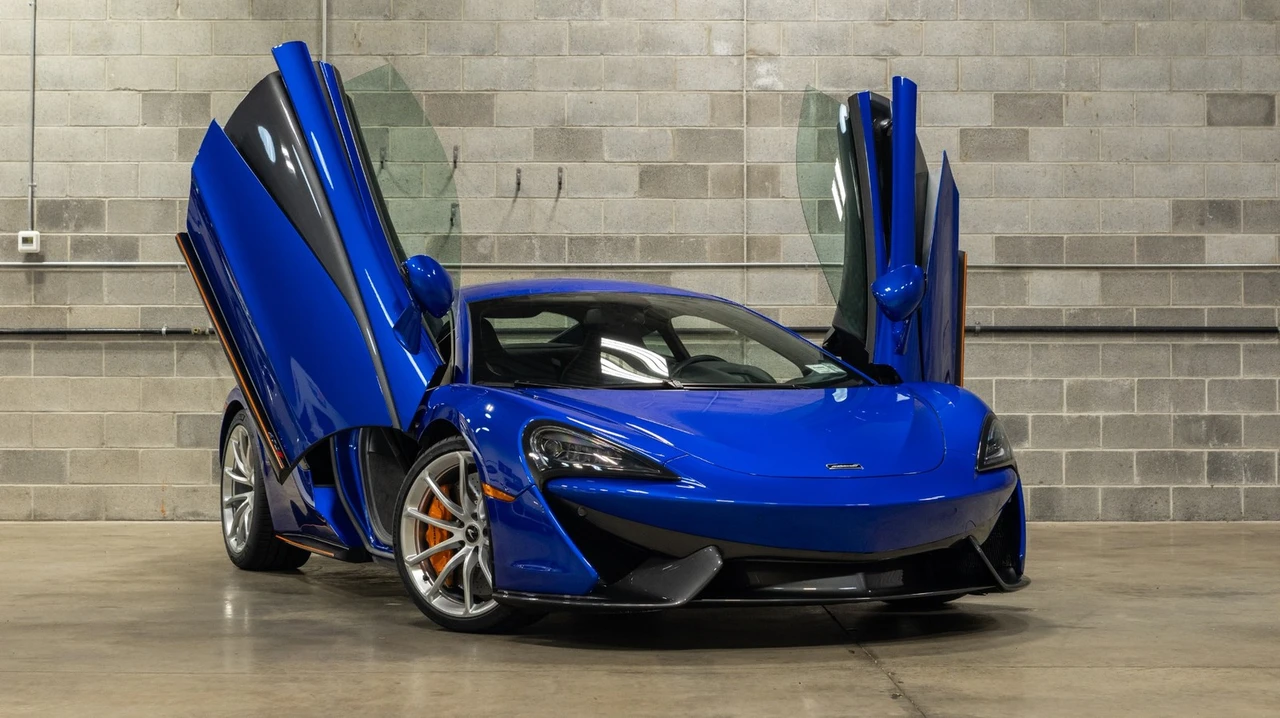 2019 McLaren 570S - Image 2 of 31