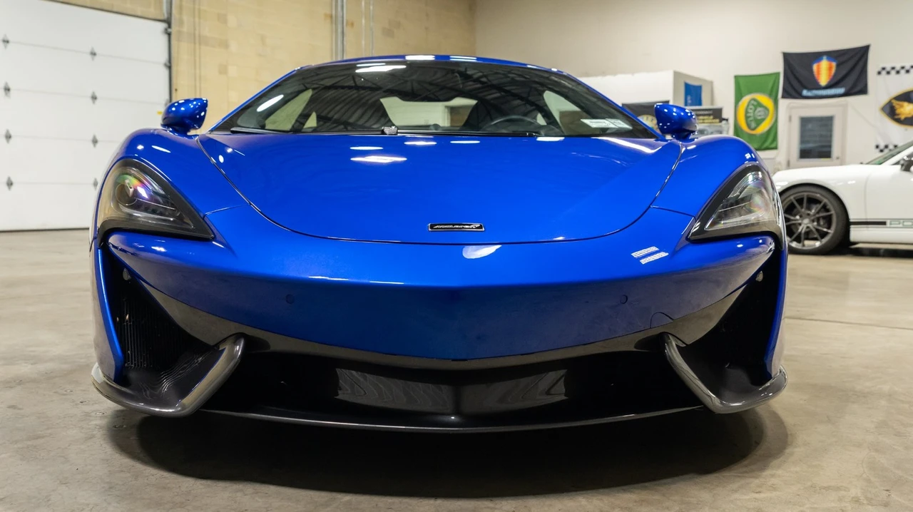 2019 McLaren 570S - Image 24 of 31