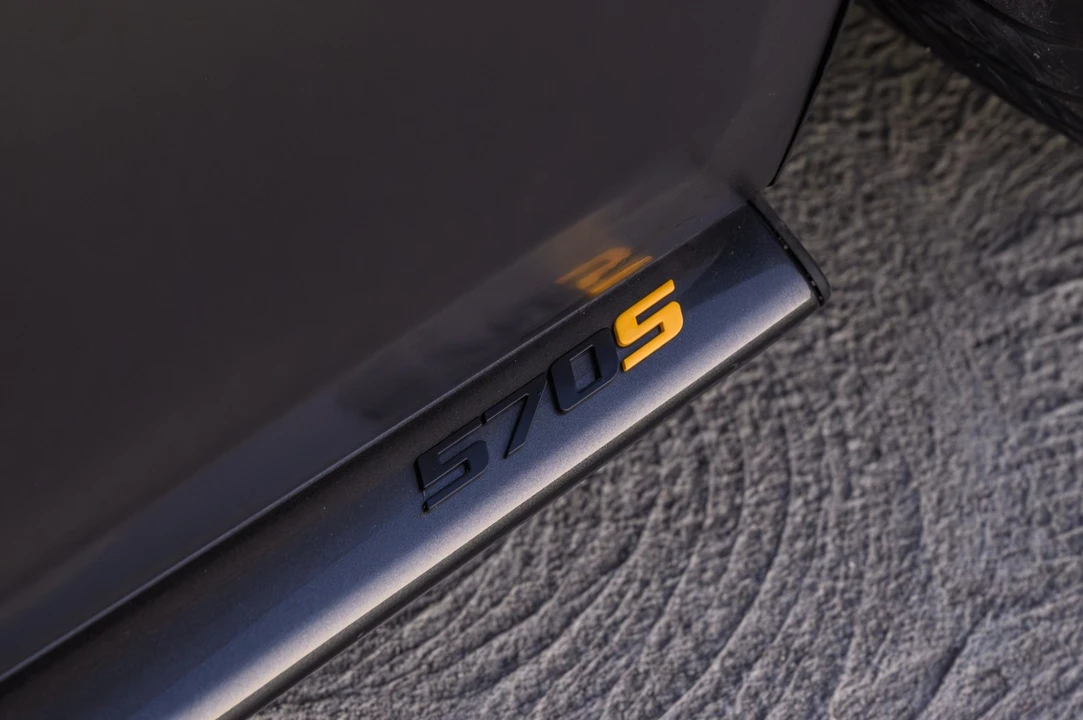 2019 McLaren 570S - Image 9 of 12