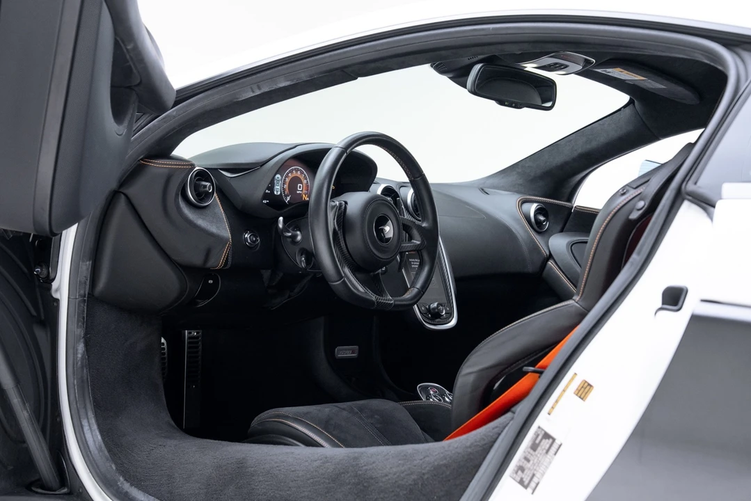 2019 McLaren 570S - Image 2 of 21