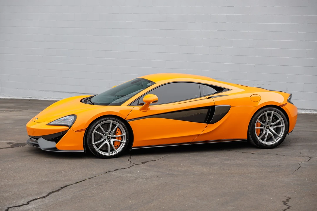 2019 McLaren 570S - Image 2 of 31