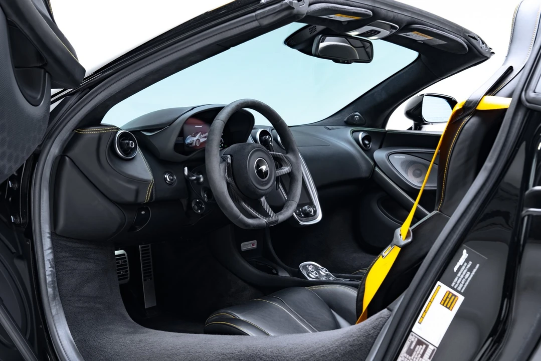 2019 McLaren 570S - Image 2 of 12