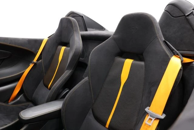 2019 McLaren 570S Spider - Image 14 of 31