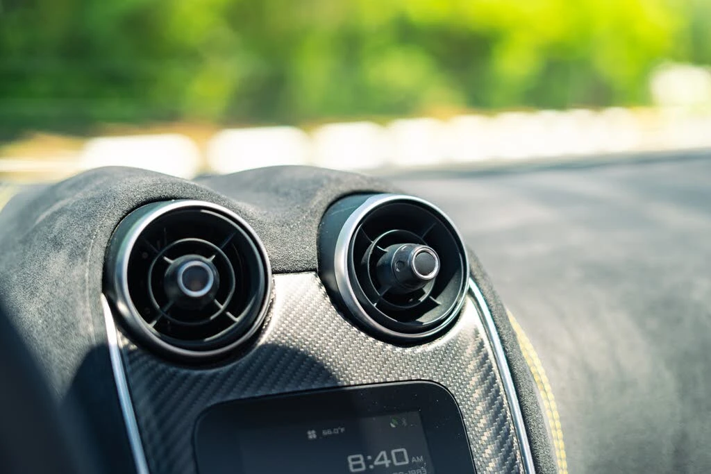 2019 McLaren 570S Spider - Image 14 of 31