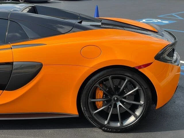 2019 McLaren 570S Spider - Image 17 of 31