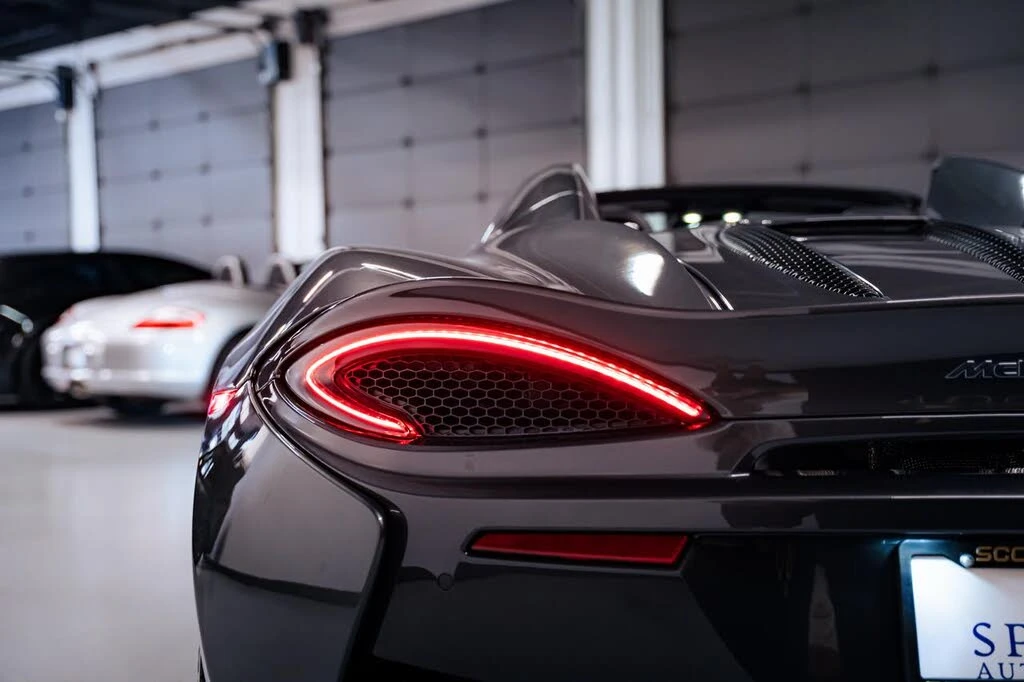 2019 McLaren 570S - Image 17 of 31