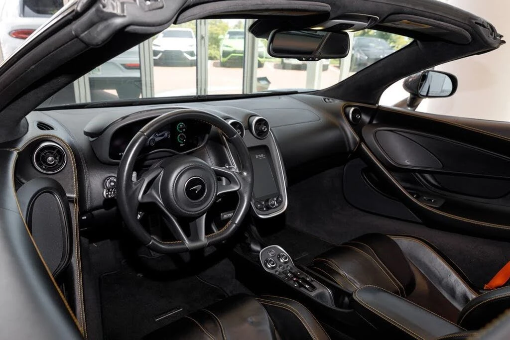 2019 McLaren 570S Spider - Image 14 of 31