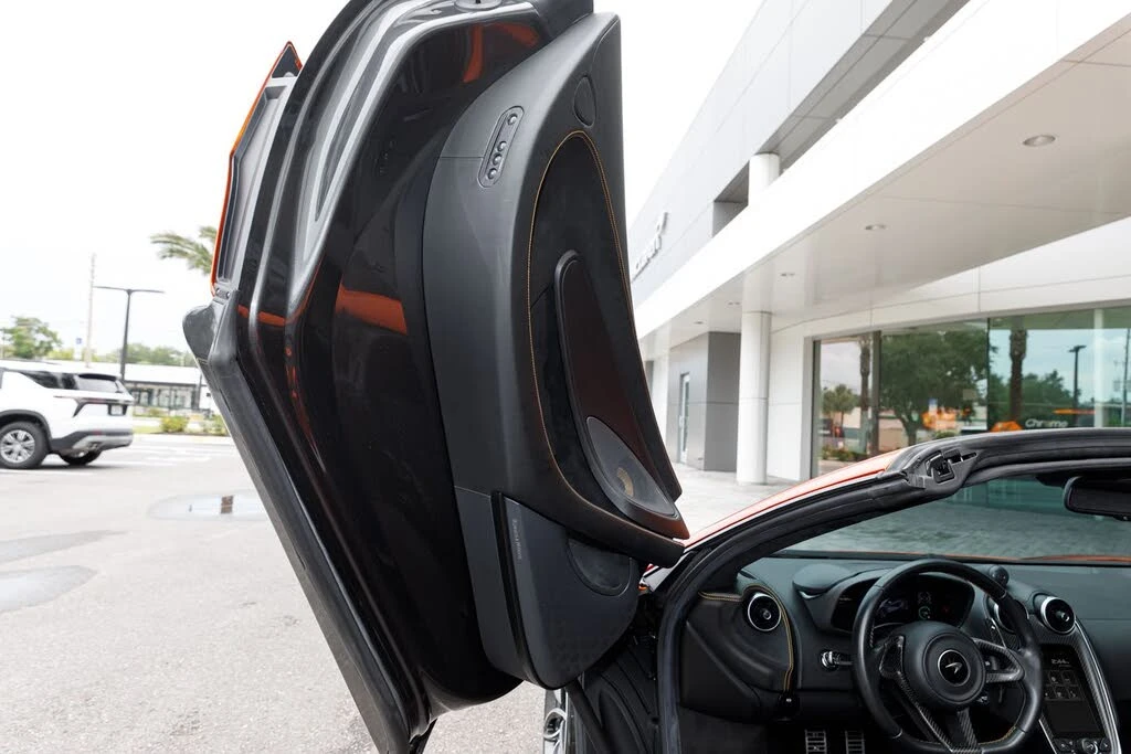 2019 McLaren 570S Spider - Image 20 of 31