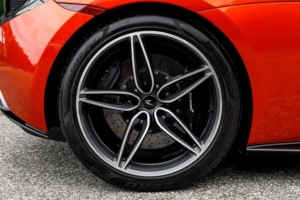 2019 McLaren 570S Spider - Image 14 of 31