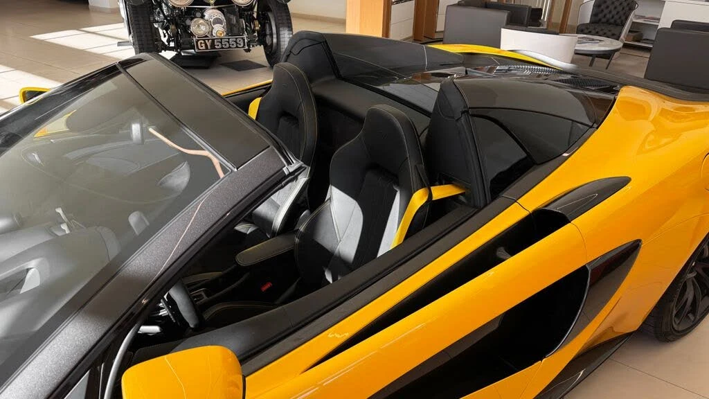 2019 McLaren 570S Spider - Image 17 of 31