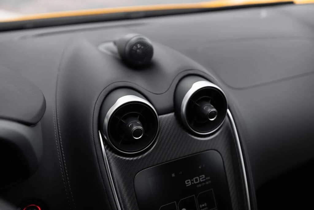 2019 McLaren 570S Spider - Image 26 of 31