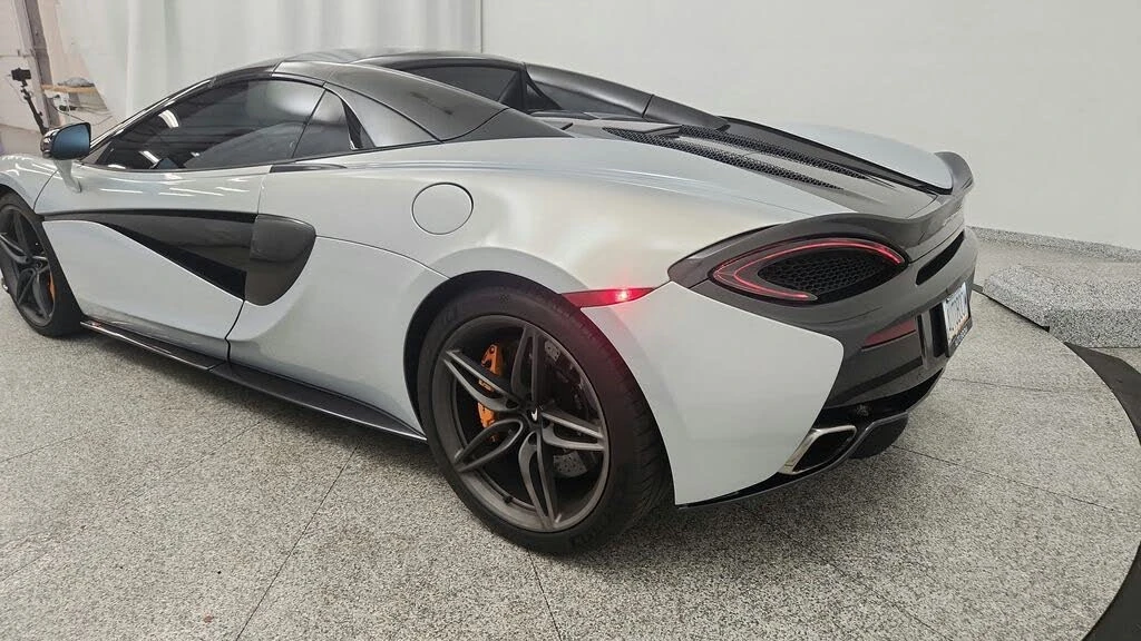 2019 McLaren 570S Spider - Image 19 of 31