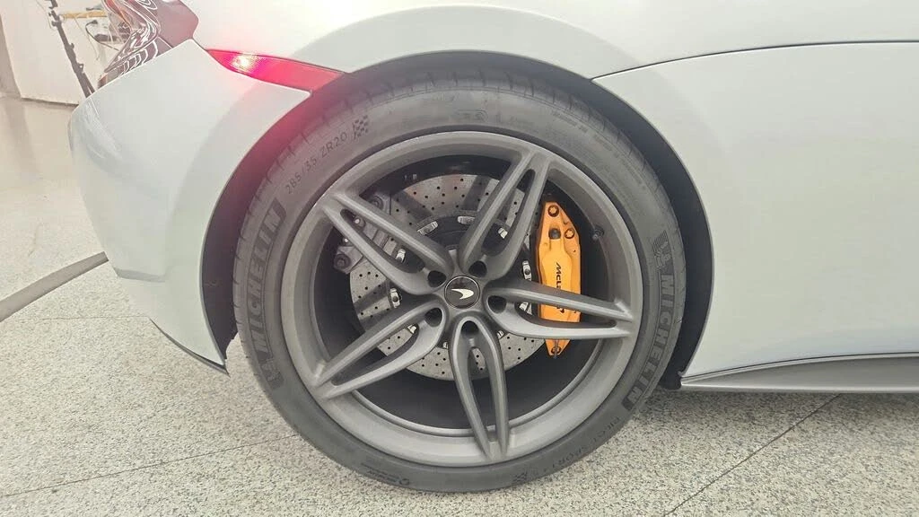 2019 McLaren 570S Spider - Image 24 of 31