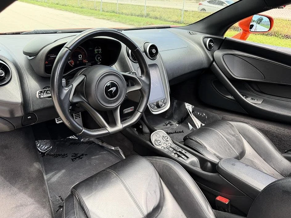 2019 McLaren 570S Spider - Image 28 of 31