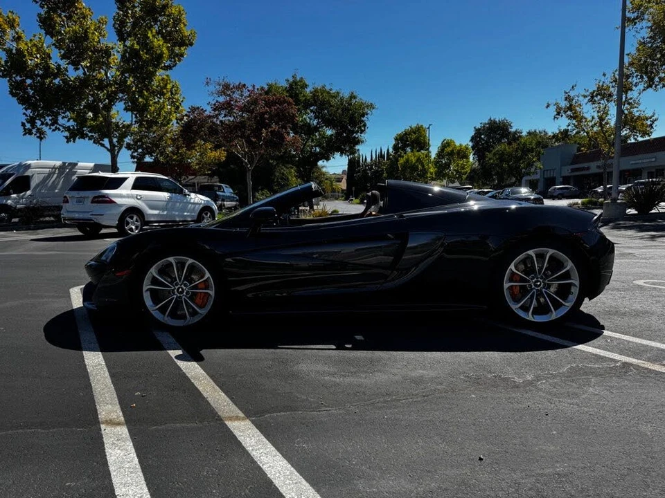 2019 McLaren 570S - Image 22 of 31