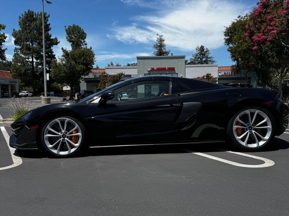 2019 McLaren 570S - Image 14 of 31
