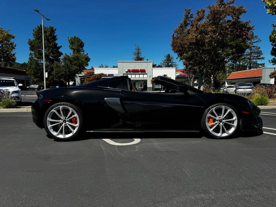 2019 McLaren 570S - Image 20 of 31