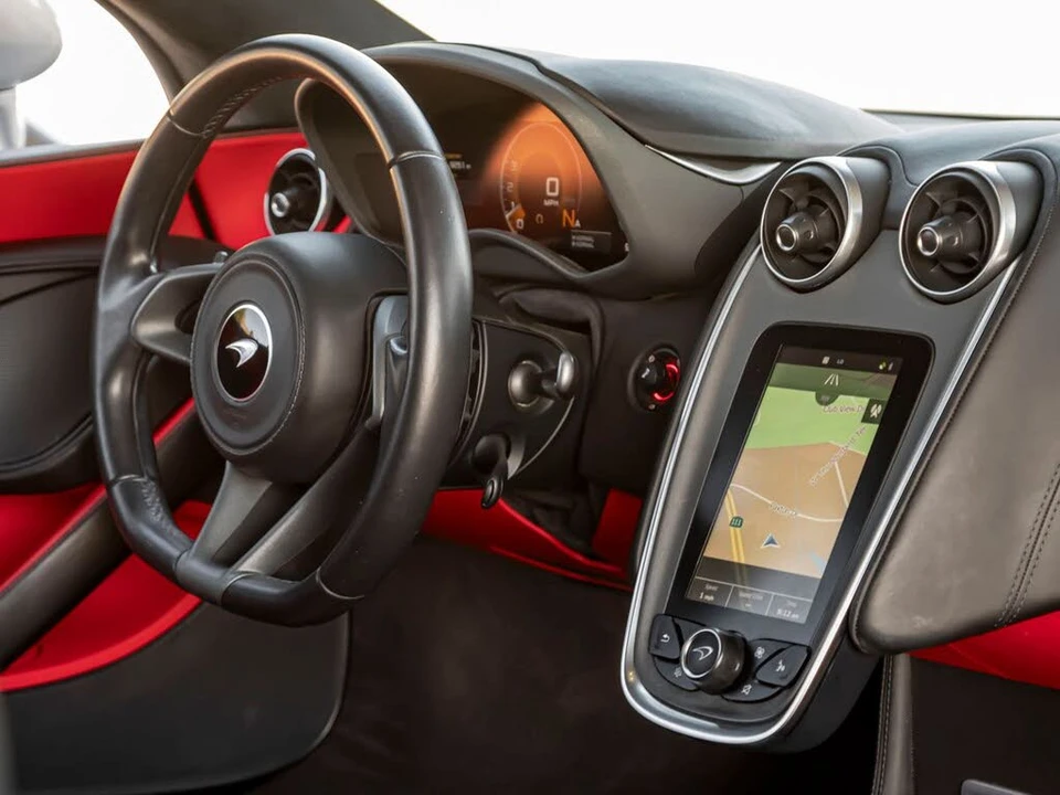 2019 McLaren 570S Spider - Image 27 of 30