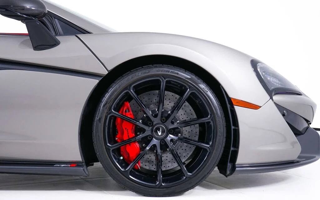 2019 McLaren 570S Spider - Image 17 of 30