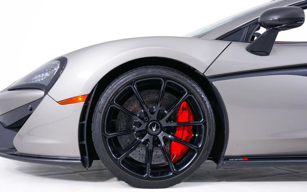 2019 McLaren 570S Spider - Image 14 of 30