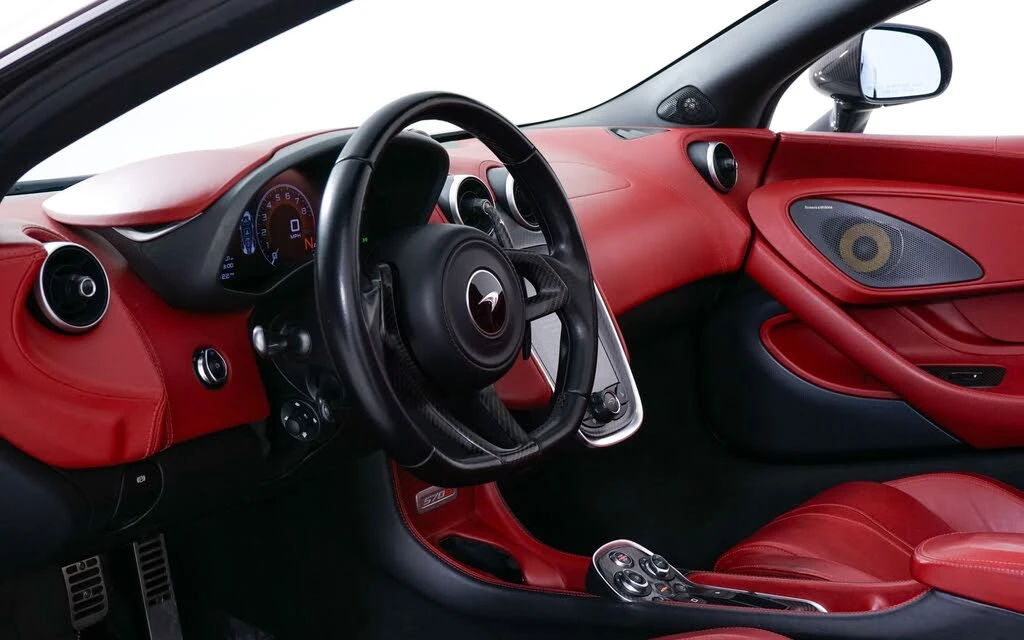 2019 McLaren 570S Spider - Image 4 of 30