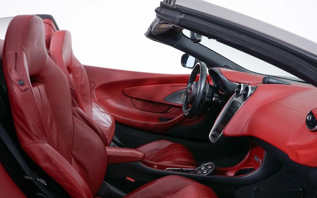 2019 McLaren 570S Spider - Image 29 of 30