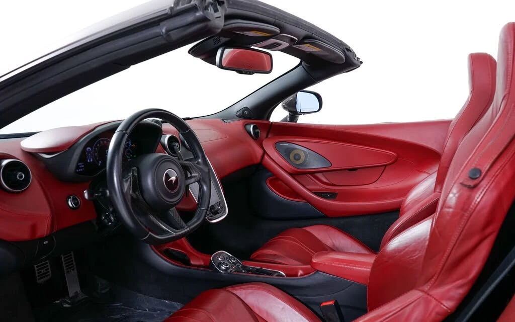 2019 McLaren 570S Spider - Image 25 of 30