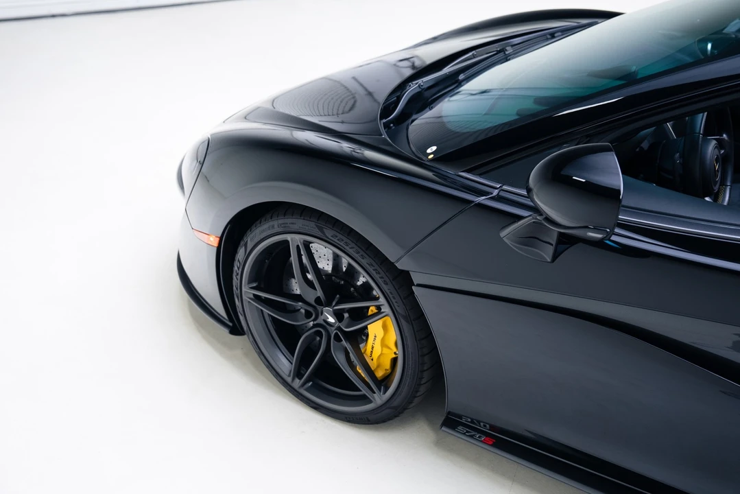 2019 McLaren 570S Spider - Image 16 of 21