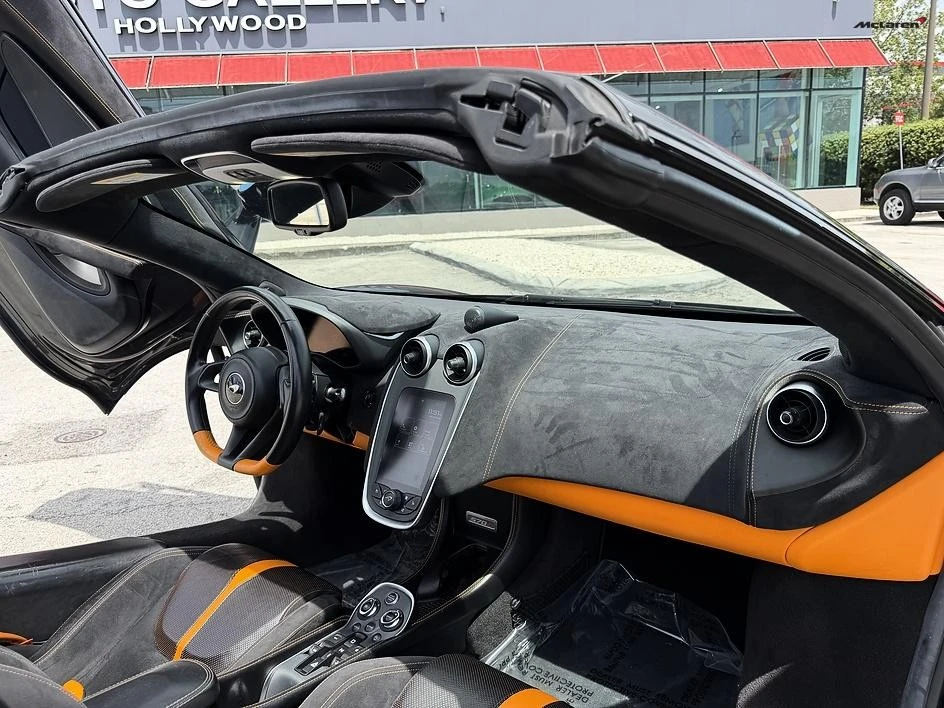 2019 McLaren 570S Spider - Image 12 of 31