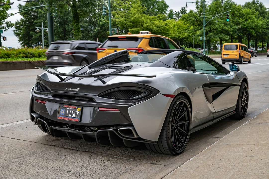 2019 McLaren 570S Spider - Image 11 of 31