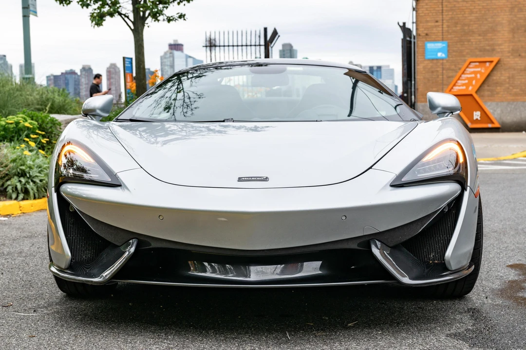 2019 McLaren 570S Spider - Image 2 of 31
