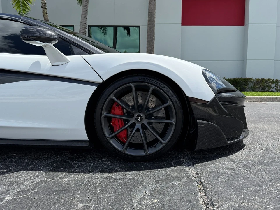 2019 McLaren 570S Spider - Image 16 of 21