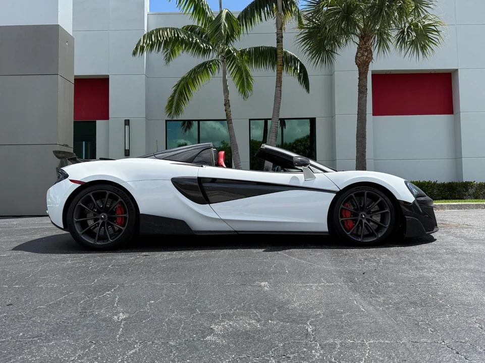 2019 McLaren 570S Spider - Image 2 of 21