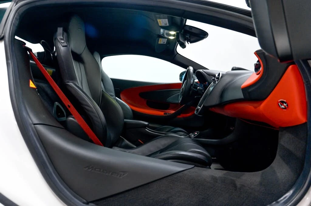 2019 McLaren 600LT - Image 24 of 31