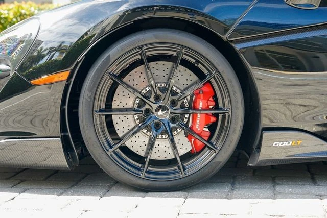 2019 McLaren 675LT - Image 14 of 31