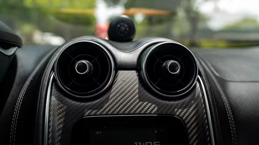 2019 McLaren 600LT - Image 24 of 31