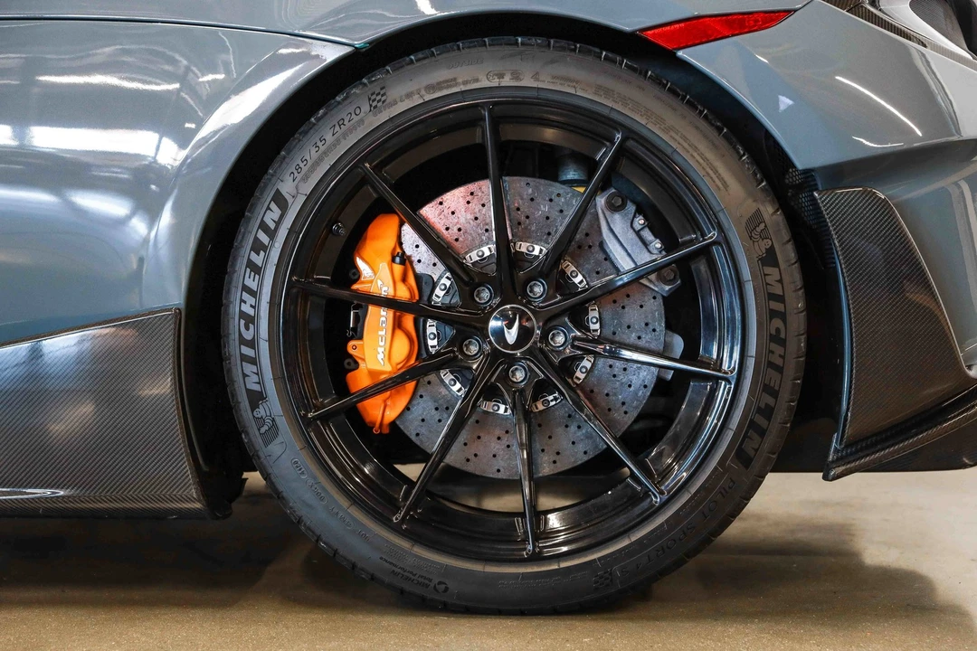 2019 McLaren 675LT - Image 23 of 31