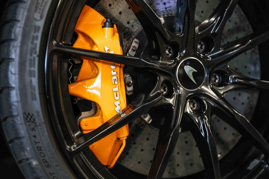 2019 McLaren 675LT - Image 24 of 31
