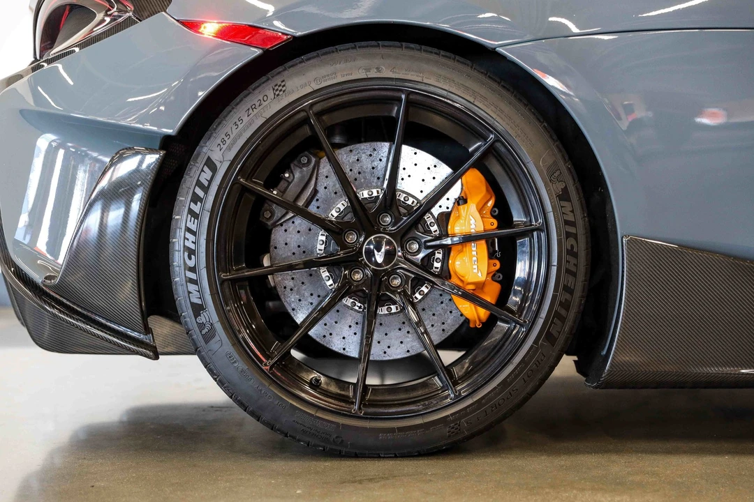 2019 McLaren 675LT - Image 17 of 31