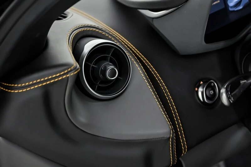 2019 McLaren 600LT - Image 22 of 31
