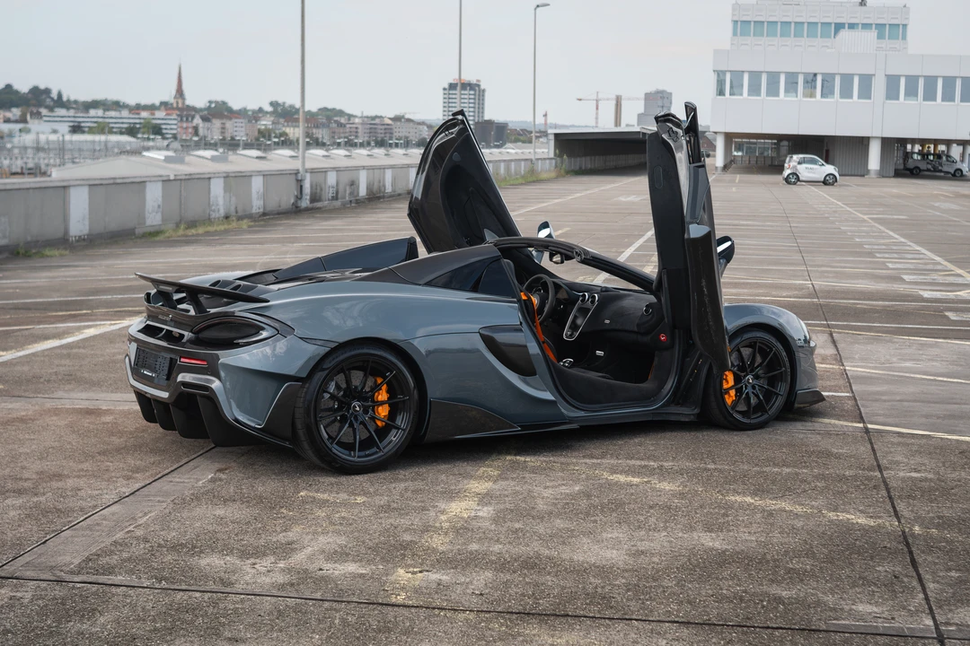 2019 McLaren 600LT Spider - Image 16 of 31