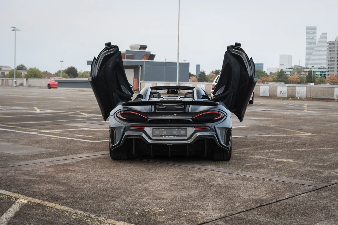 2019 McLaren 600LT Spider - Image 17 of 31