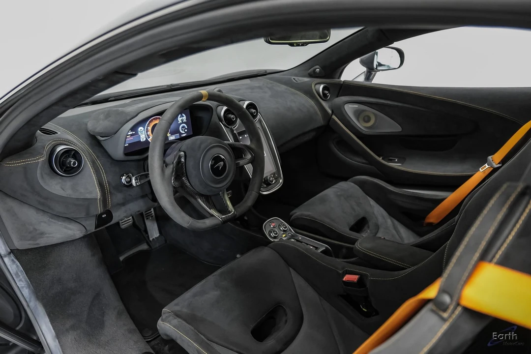 2019 McLaren 675LT - Image 2 of 31