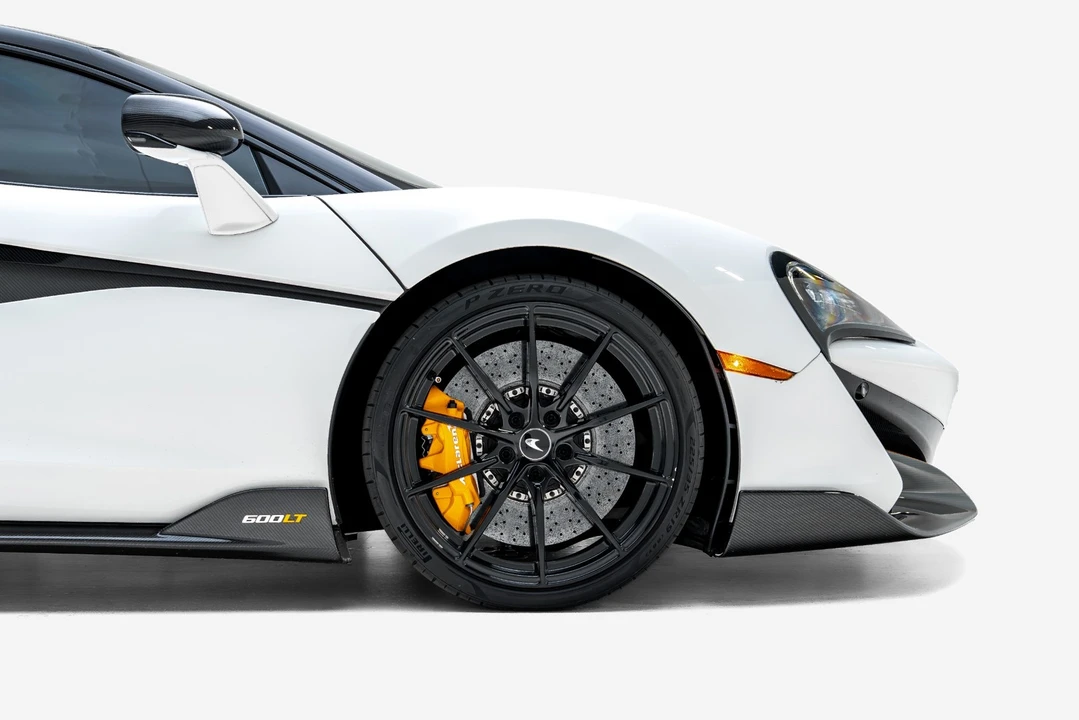 2019 McLaren 675LT - Image 16 of 31