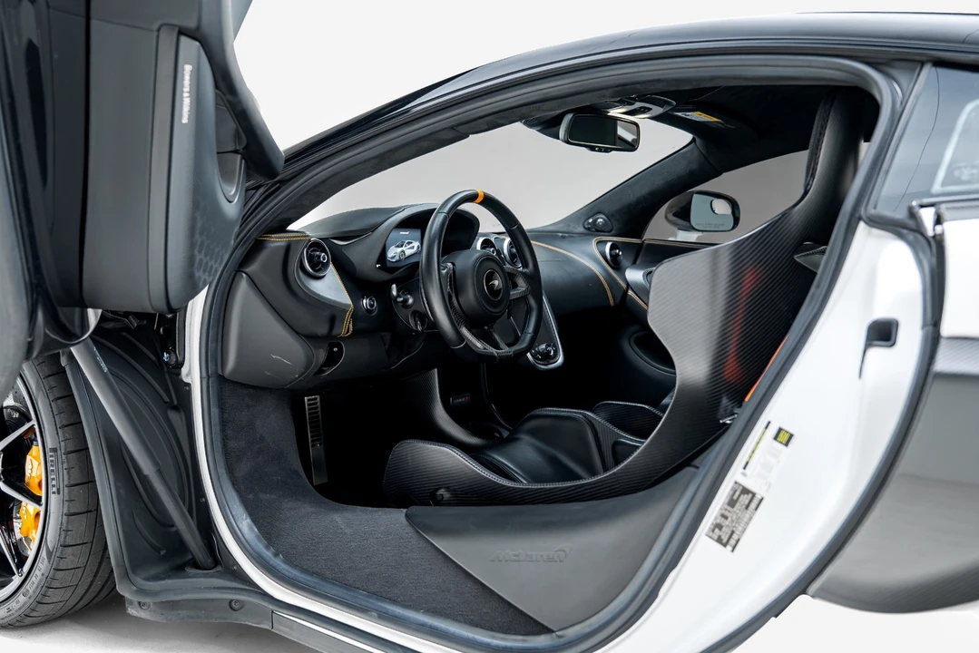 2019 McLaren 675LT - Image 3 of 31