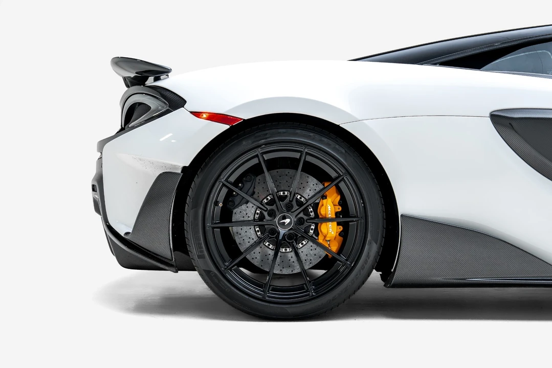 2019 McLaren 675LT - Image 15 of 31